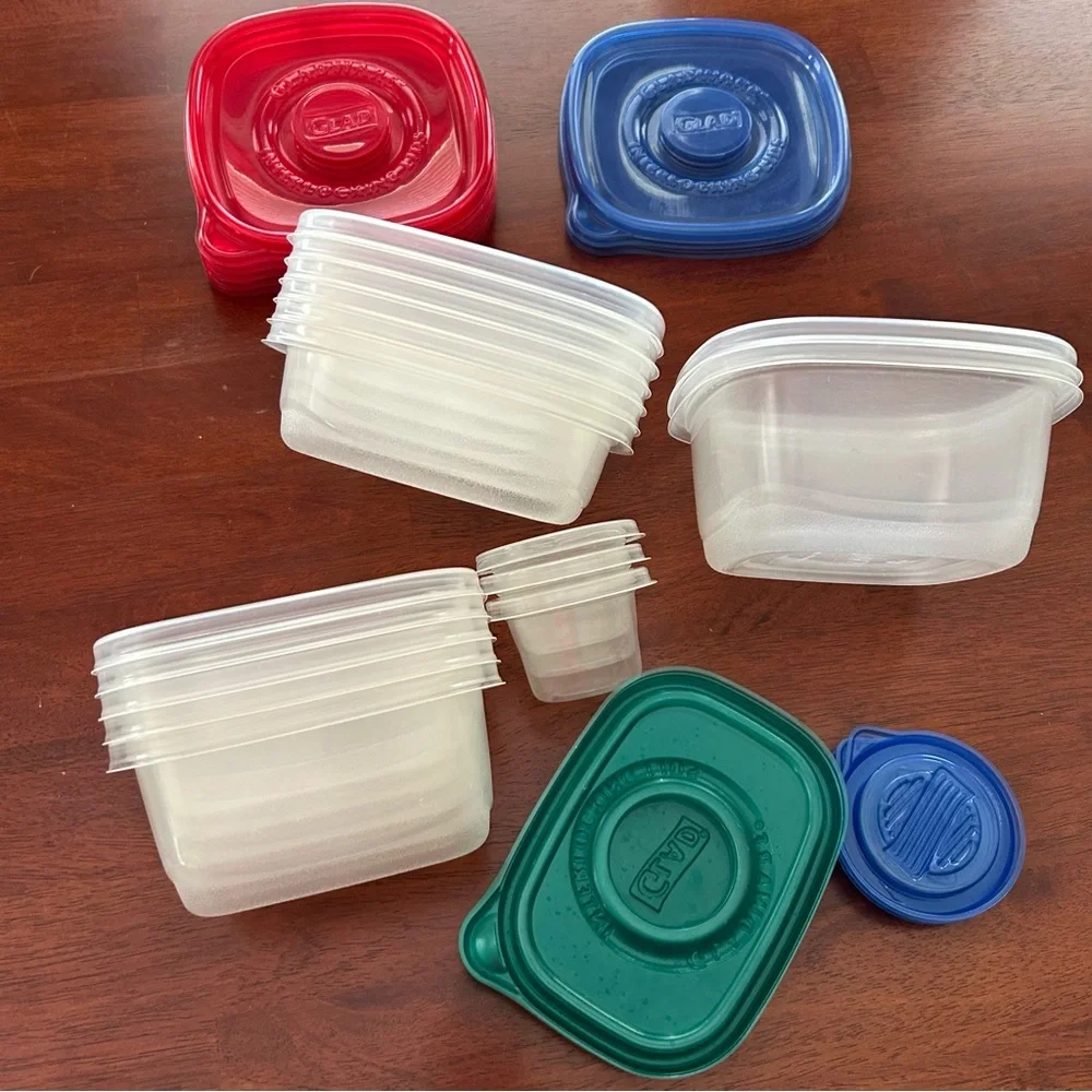30 Pieces - 15 Plastic Containers with 15 Lids Various Sizes
